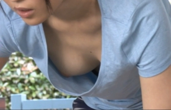 【おっぱい】ブラジャーを着けてないノーブラ女子の生乳首がめっちゃエロいｗｗｗｗｗｗｗ【画像30枚】08_20190821011812b2c.jpg