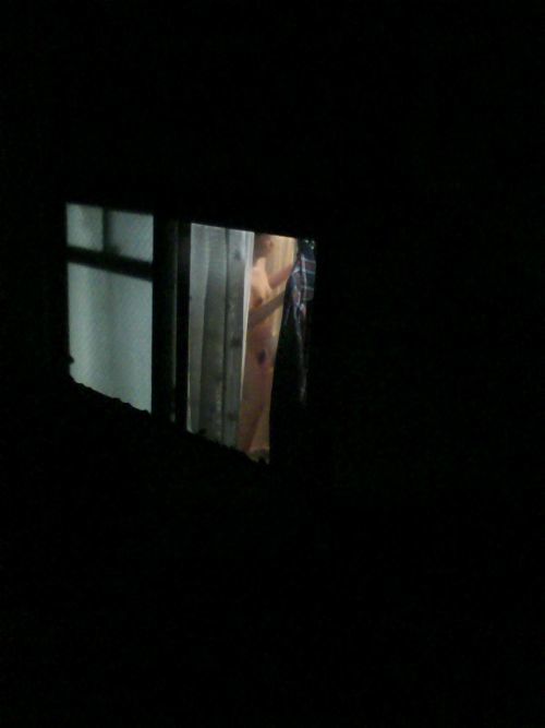 【民家盗撮】普通の家の窓から盗み撮りした女の子の裸がコレｗｗｗｗｗｗｗ【画像30枚】22_201809212231171f7.jpg