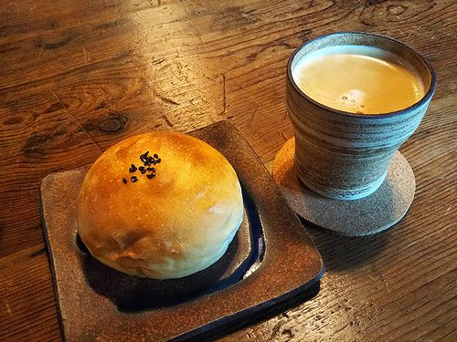 20180926草津温泉のパン屋さん、こごみパン