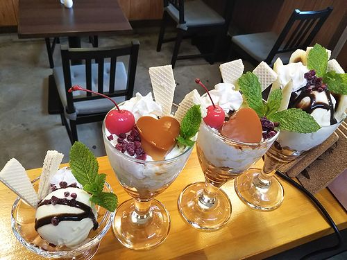 20190716草津温泉カフェ花栞（はなしおり）チョコバナナパフェ、ハートプリンパフェ、バニラアイスクリーム (2)