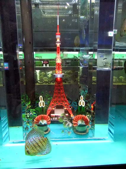 東京タワー水族館の東京タワーオブジェ