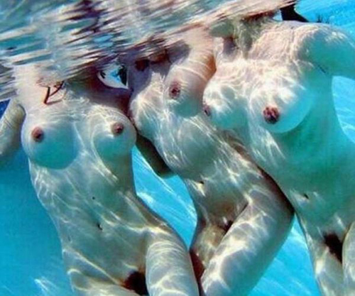 水中ヌード画像 水の中で全裸になってる女53枚