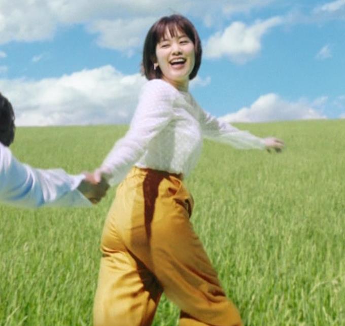 筧美和子　おっぱいが揺れまくるCMのGIF動画キャプ・エロ画像５