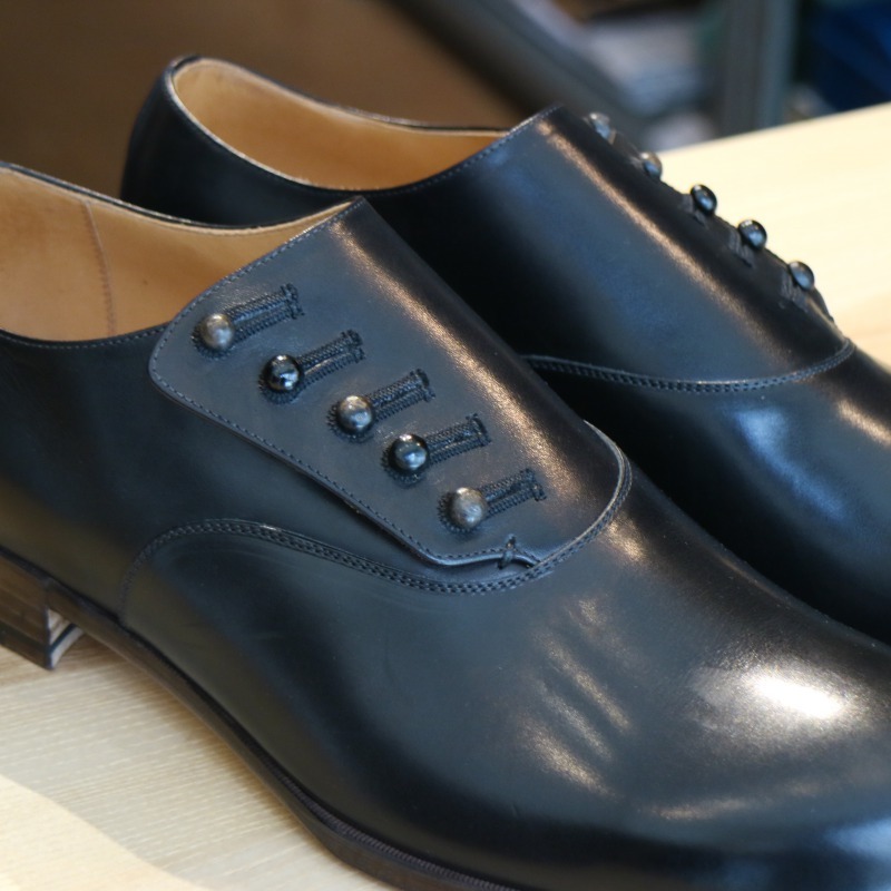 forme (フォルメ) / 【Button Up Shoes Plain Toe】のご紹介